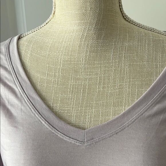 Athleta Purple Short Sleeve Relaxed T-Shirt NWOT - Picture 3 of 5